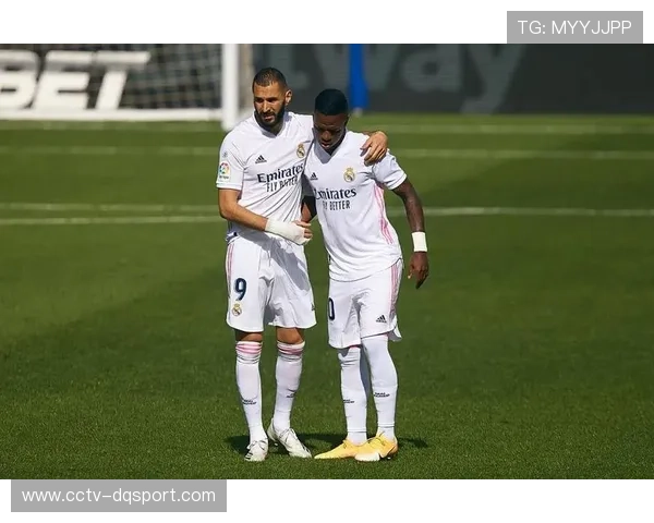 西蒙尼与维尼修斯场边冲突升级,赛后社交媒体再度交锋 西蒙尼与维尼修斯场边冲突升级,赛后社交媒体再度交锋